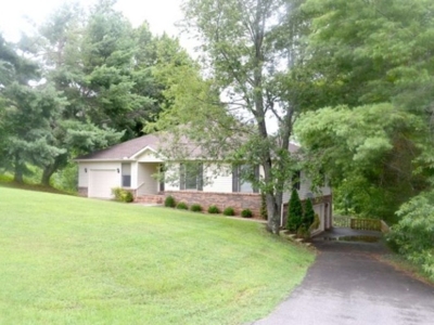 AUCTION: 3BR, 2.5BA Lake House with Bonus Rm on Tim's Ford Lake featured photo 5
