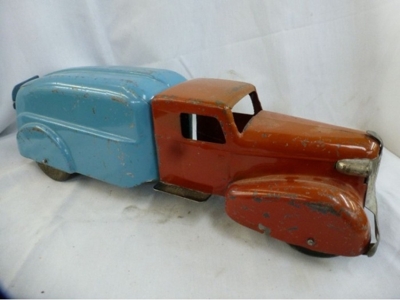 Gerald Martinsen Estate Antique Clocks and Telephone (2/2) featured photo 2
