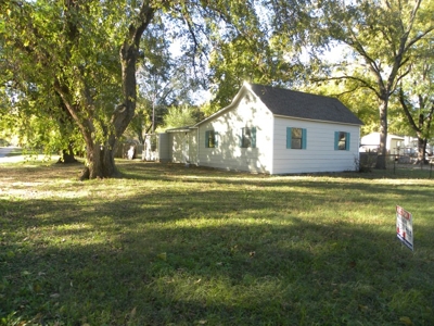 Starter Home or Investment Property, Perkins, OK Selling ABSOLUTE featured photo