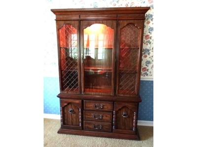 Online Estate Auction With Furniture, Collectibles, Glass & More At 1109 W. Stewart Rd., Columbia, MO featured photo 3