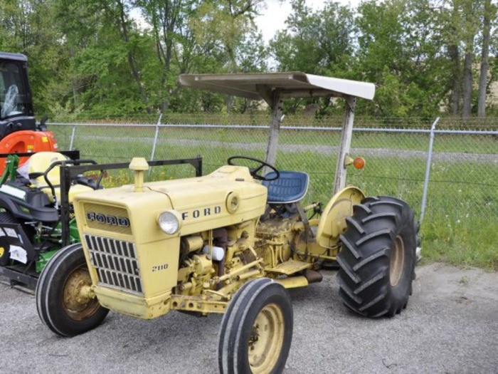 Moore’s Lawn & Garden Spring Auction featured photo 4
