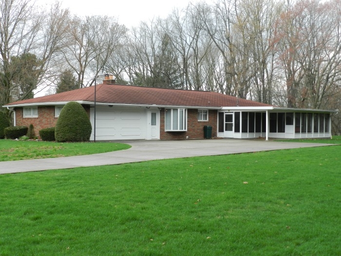 ABSOLUTE KINSEY ESTATE AUCTION featured photo 1