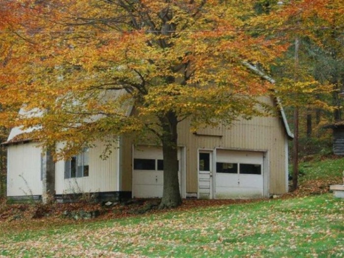 2 Bedroom Log Home on 1 Acre featured photo 9