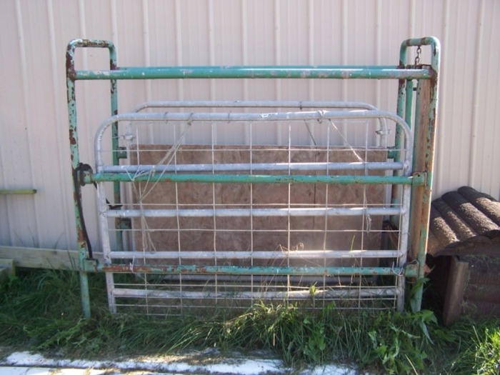 House Equipment Auction featured photo 12