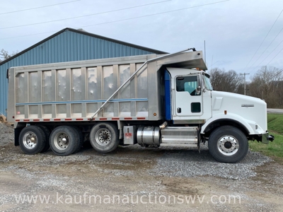 Kenworth T800 Dump Truck featured photo 1