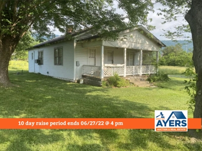 Country Home w/approx. 1 Acre - In 10 day raise period featured photo