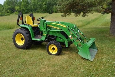 JD 3220 with 300CX loader