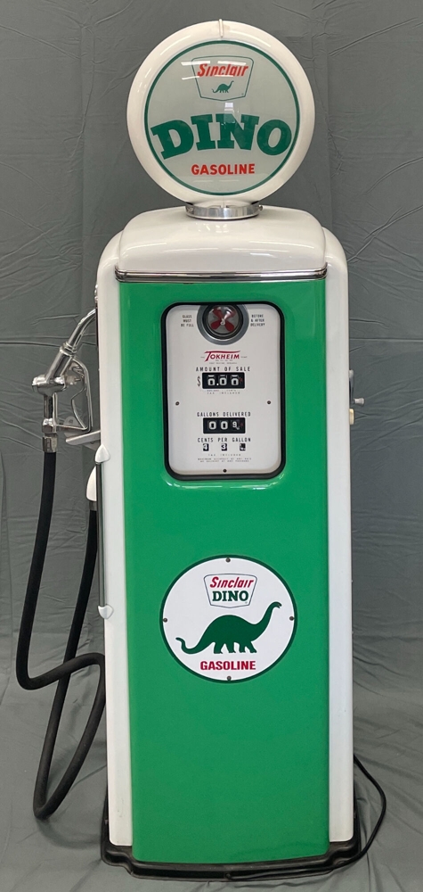 Restored Sinclair gas pump w/ original globe