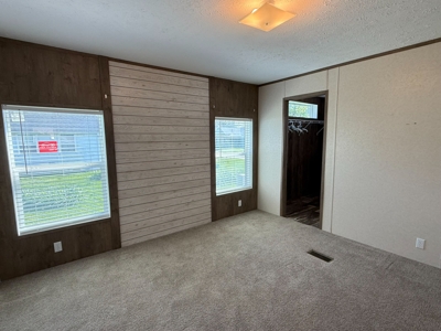 Like-New 2 Bed, 2 Bath Manufactured Home & Yard Barn featured photo 9