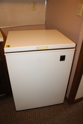 FURNITURE - APPLIANCES - COLLECTIBLES - ONLINE BIDDING ONLY ENDS TUES., JULY 22ND @ 6:00 PM EDT featured photo 5