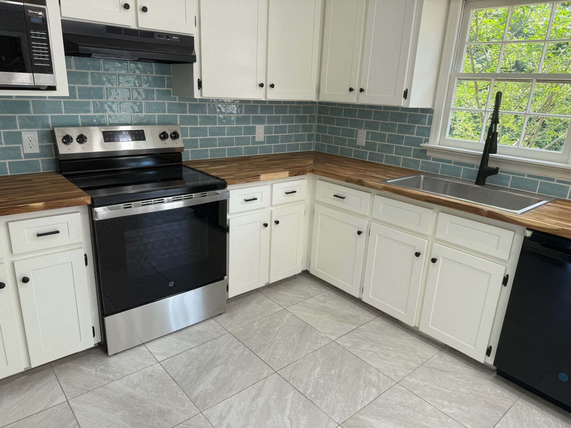 108 Ragan Drive, Gray, GA - 3 Bedroom, 2 Bath House in between Macon and Gray featured photo 3