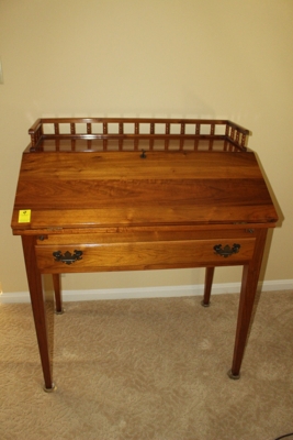 ANTIQUES - FURNITURE - APPLIANCES - GLASSWARE - MISCELLANEOUS - ONLINE BIDDING ONLY ENDS TUES., JULY 15TH @ 6:00 PM CDT featured photo 8