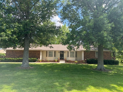 Nice Brick Home on Acreage Near Harrisonville featured photo