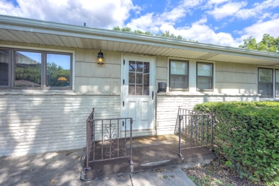 5-Bedroom Huff Lake-View Gardens Home Auction featured photo 5
