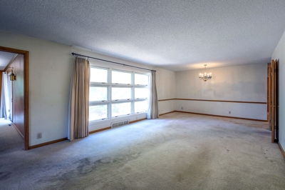 5-Bedroom Huff Lake-View Gardens Home Auction featured photo 10