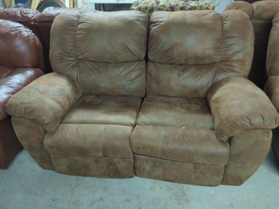 Furniture, Collectibles, Home Furnishings & Personal Property at Absolute Online Auction featured photo 8