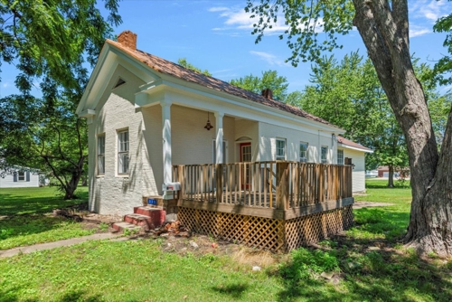 Newly Remodeled Waverly, IL Home - Auction featured photo