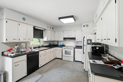 Online Auction: Forest Hills Home & Personal Property featured photo 12
