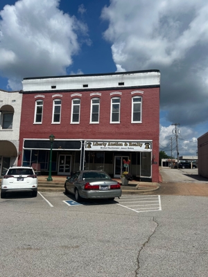 ONLINE AUCTION*HISTORIC COMMERCIAL BUILDING AND PERSONAL PROPERTY IN THE HEART OF DOWNTOWN LEXINGTON TN featured photo 2