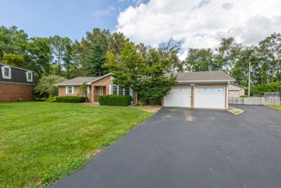 3BD/2BA 2 CAR+ DETACHED GARAGE/SHOP/GAME ROOM featured photo 4