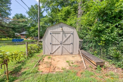3BD/2BA 2 CAR+ DETACHED GARAGE/SHOP/GAME ROOM featured photo 11