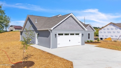 390 Hillvale Rd, Clinton, TN 37716 $499,900 featured photo 2