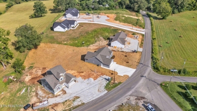 390 Hillvale Rd, Clinton, TN 37716 $499,900 featured photo 5