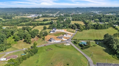 390 Hillvale Rd, Clinton, TN 37716 $499,900 featured photo 9