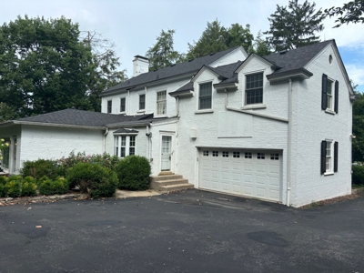 TWO STORY HOME - BASEMENT GARAGE - CORNER LOT - ONLINE BIDDING ONLY ENDS TUES., AUG. 26TH @ 4:00 PM EDT featured photo 3